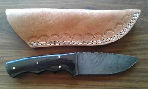 DAMASCUS Hand Made Knife, awesome piece, bull horn handle,free gift, leather sheath incl.